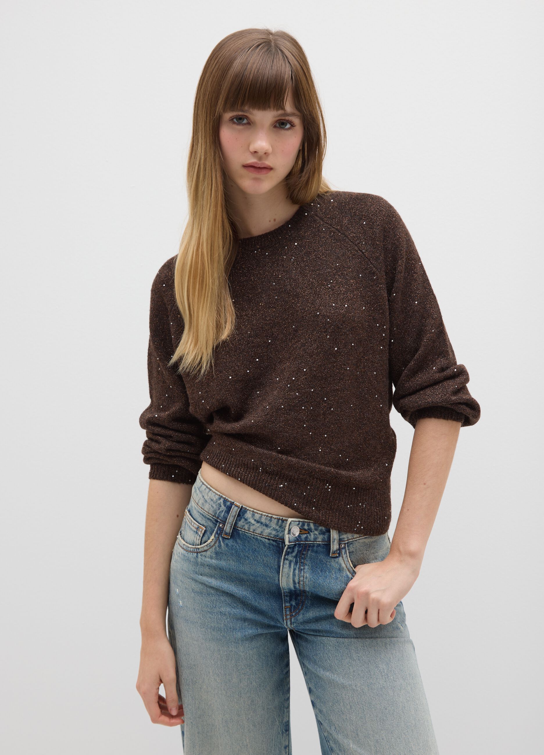 Brown oversized sweater with round neckline