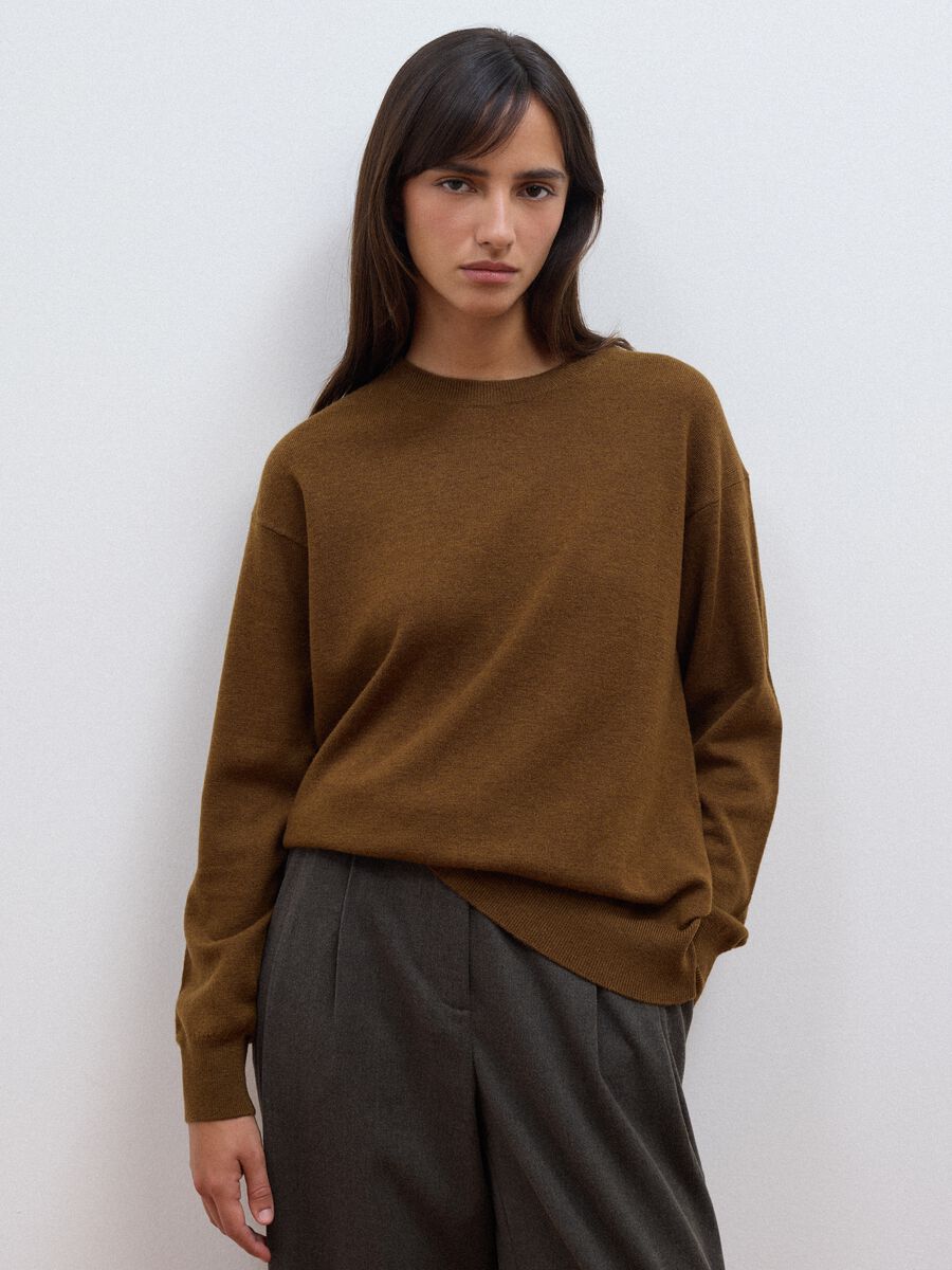 Maglia marrone in pura lana a girocollo over fit_0
