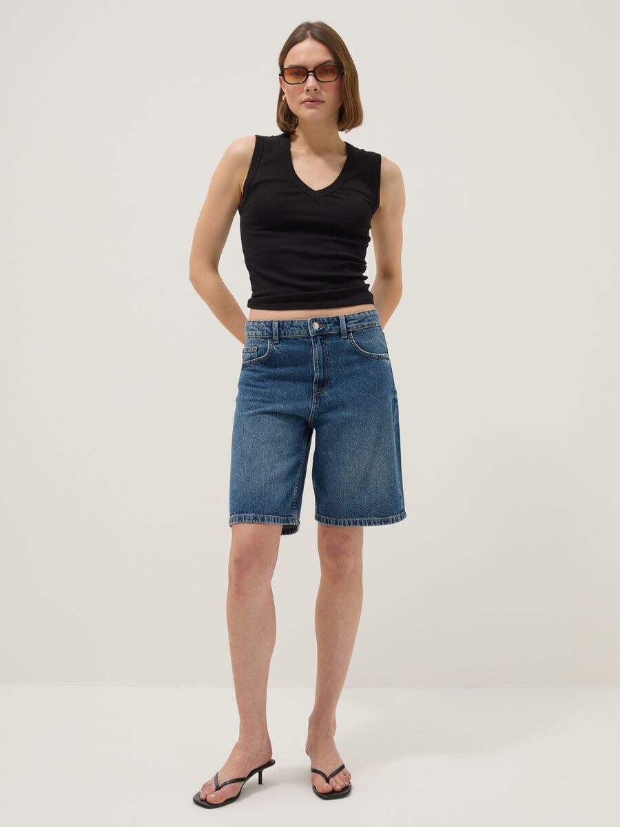 Black pure cotton tank top with V-neck regular fit_1