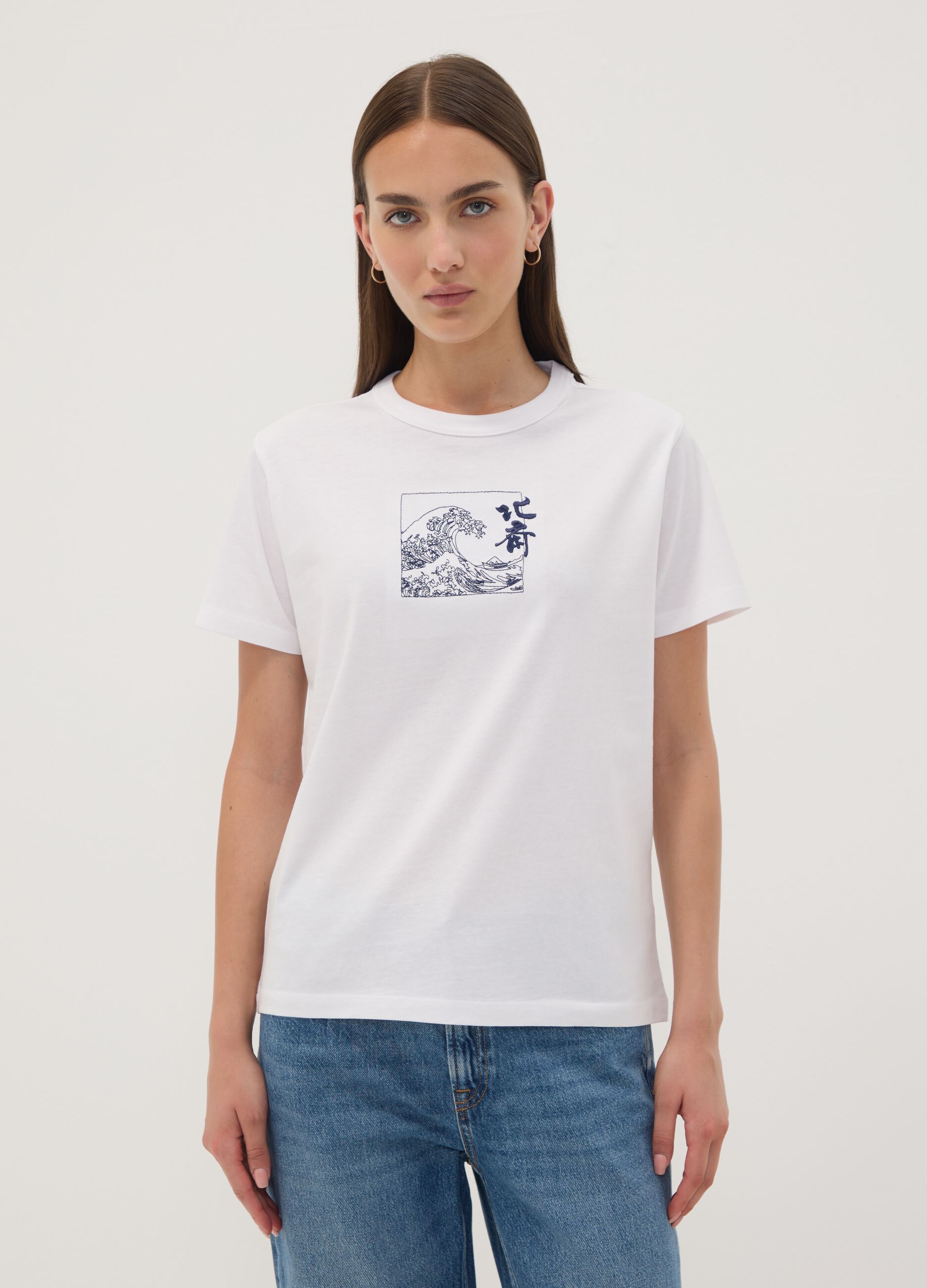 &Lambda;&epsilon;&upsilon;&kappa;ό T-shirt &alpha;&pi;ό 100% &beta;&alpha;&mu;&beta;ά&kappa;&iota; &mu;&epsilon; &sigma;&tau;ά&mu;&pi;&alpha; Hokusai