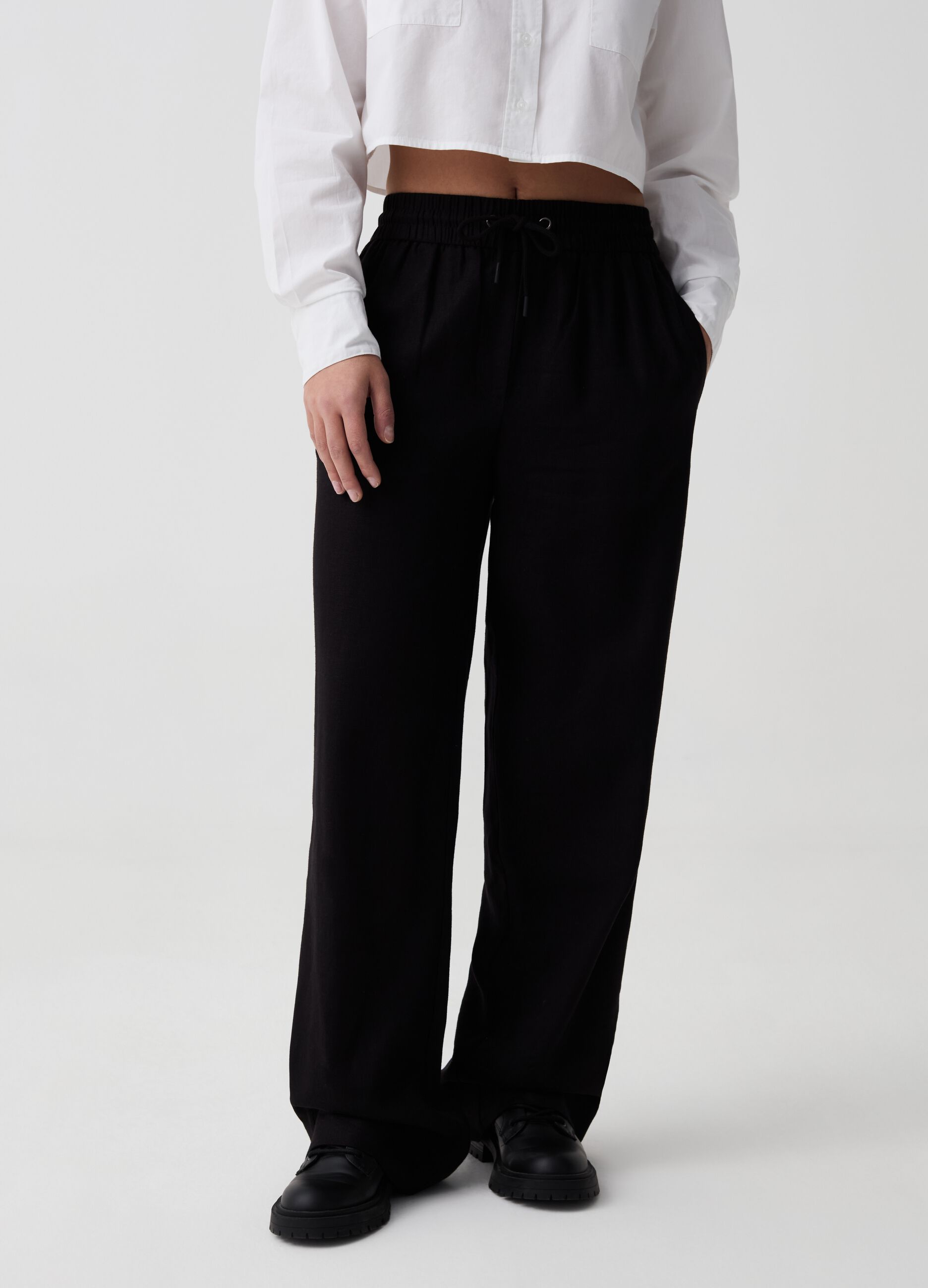Relaxed-fit joggers with drawstring