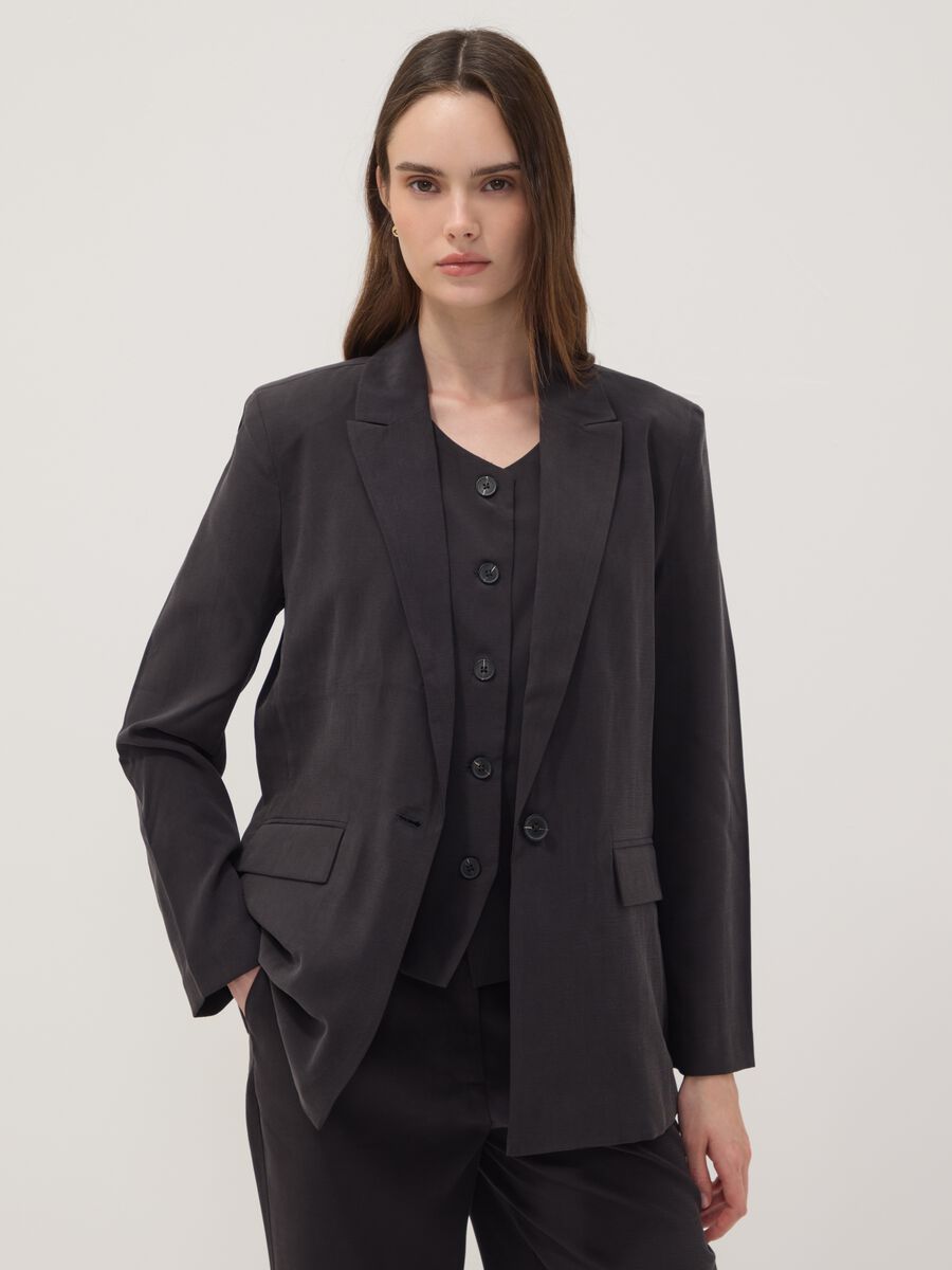 Blazer preto regular fit em mistura de viscose_0