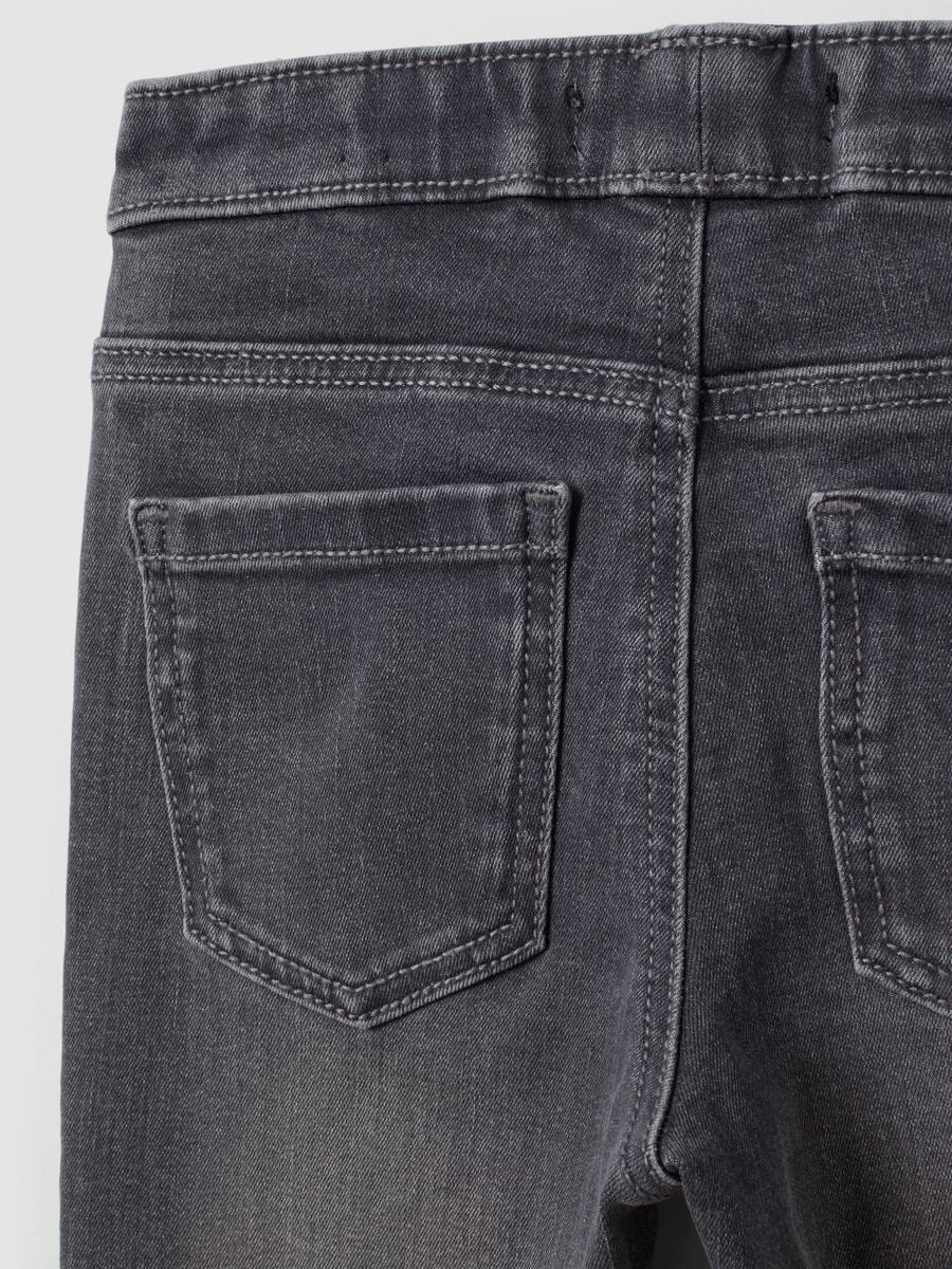 Jeggings grigi flare in cotone e viscosa elasticizzata per bambina_3