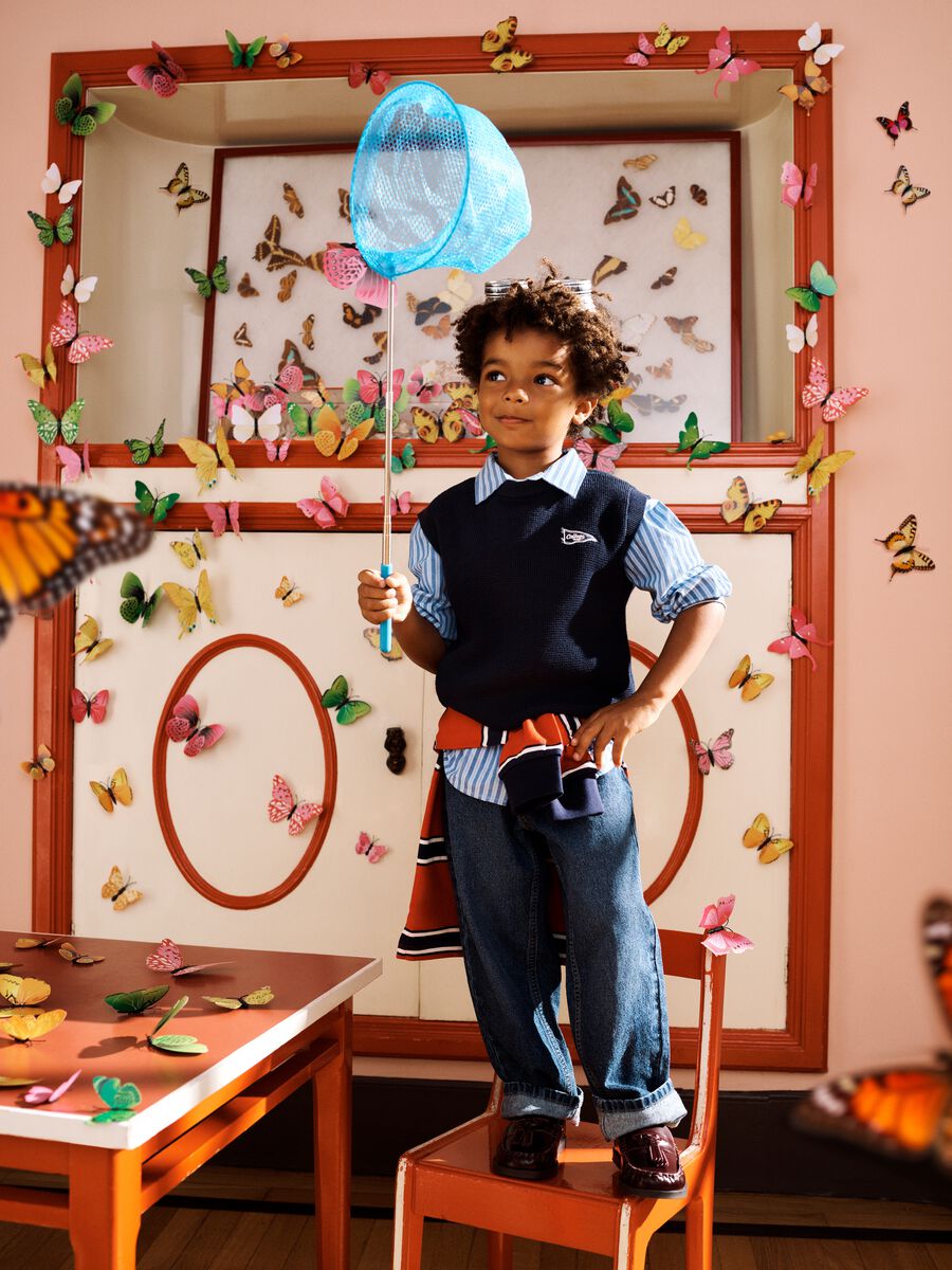 Blue cotton-blend knitted gilet with embroidery for boys_0