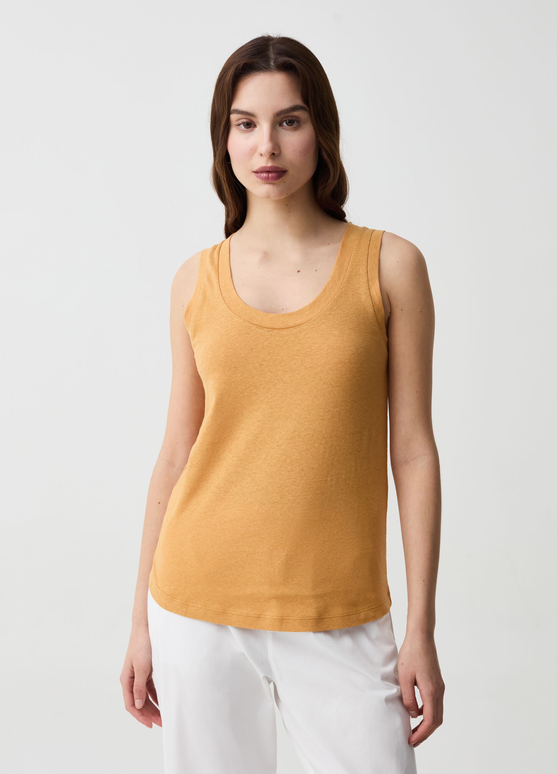 Camiseta de tirantes de lino y algodón con cuello redondo