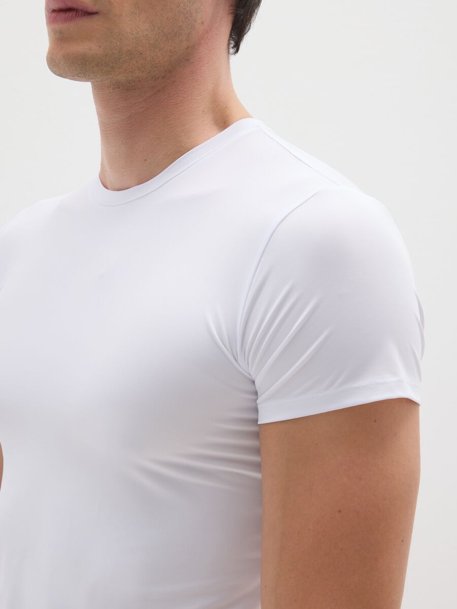 Twin pack of white microfibre t-shirts_3