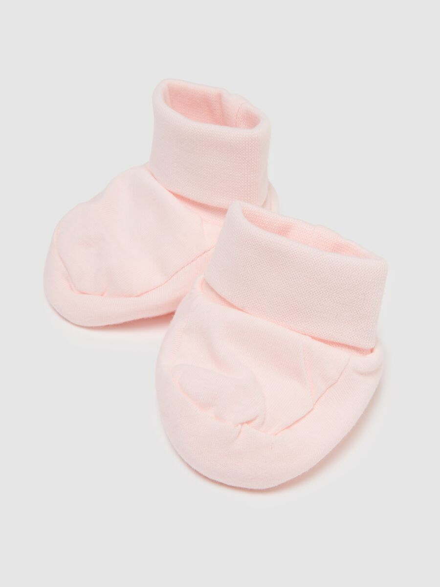 Multicolour baby hat and booties set in pure cotton_1