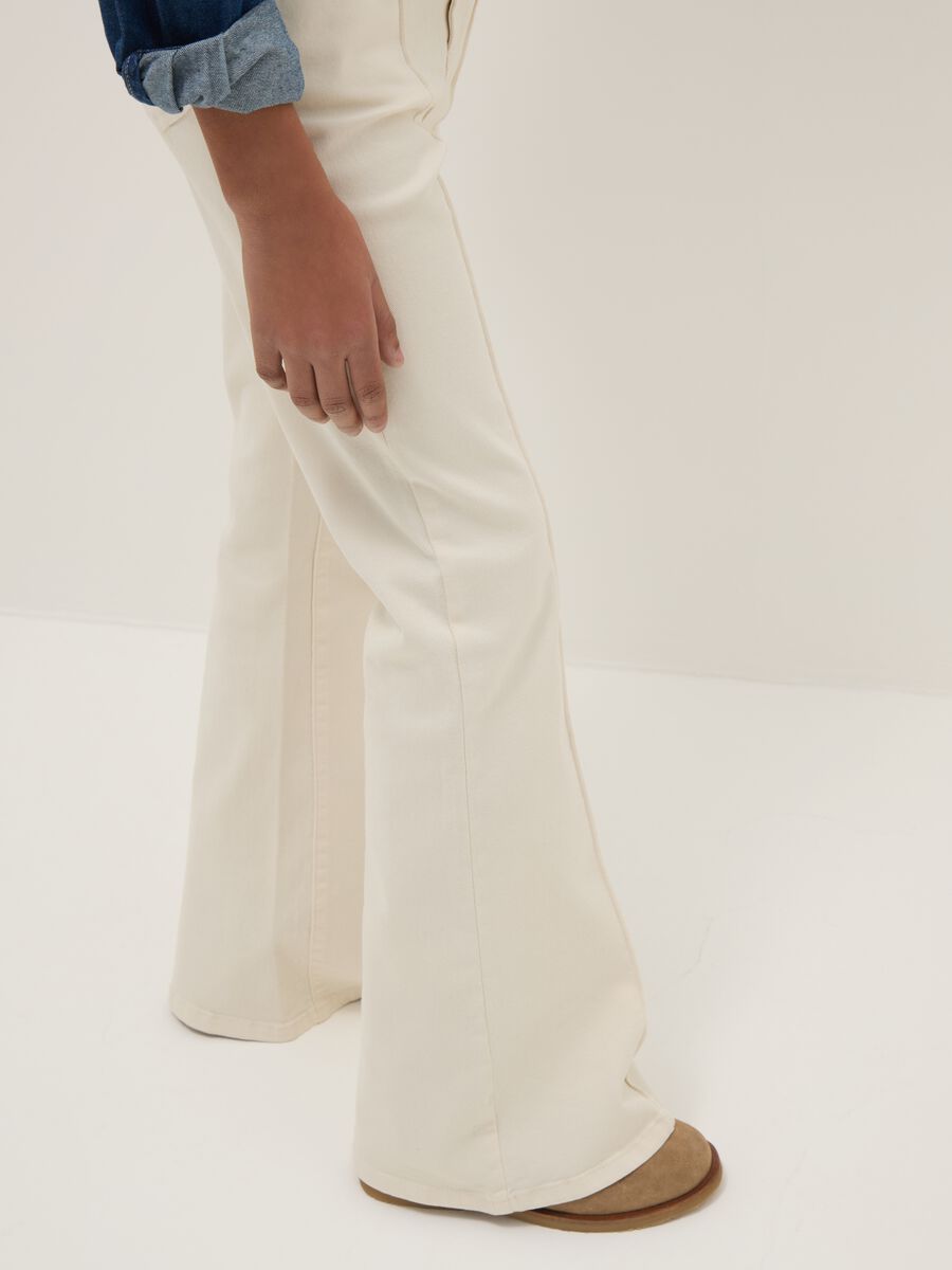 Beige trapezaste hlače od rastezljivog pamuka za djevojčice_2