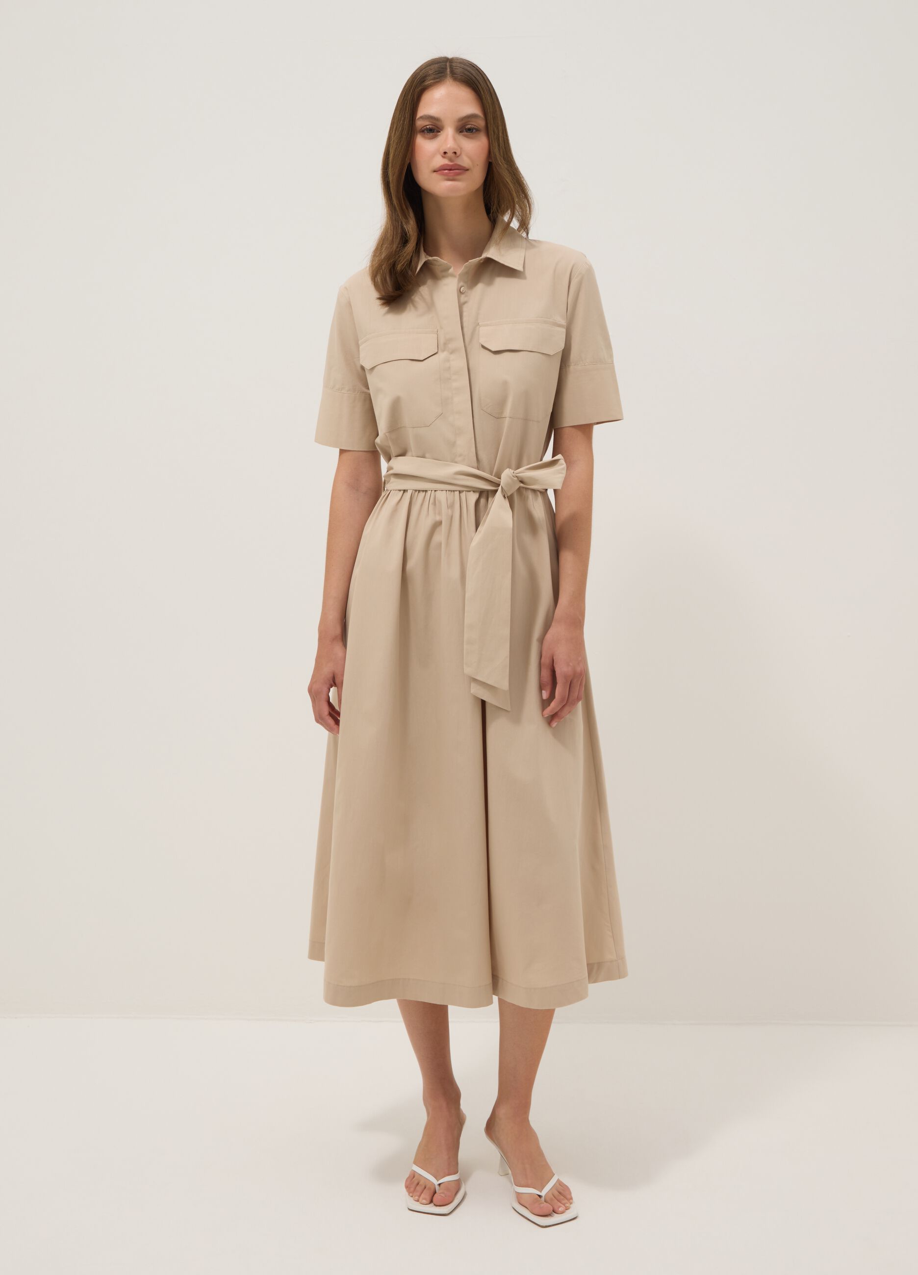 Beiges Hemdblusenkleid aus reiner Baumwolle mit G&uuml;rtel, Regular Fit