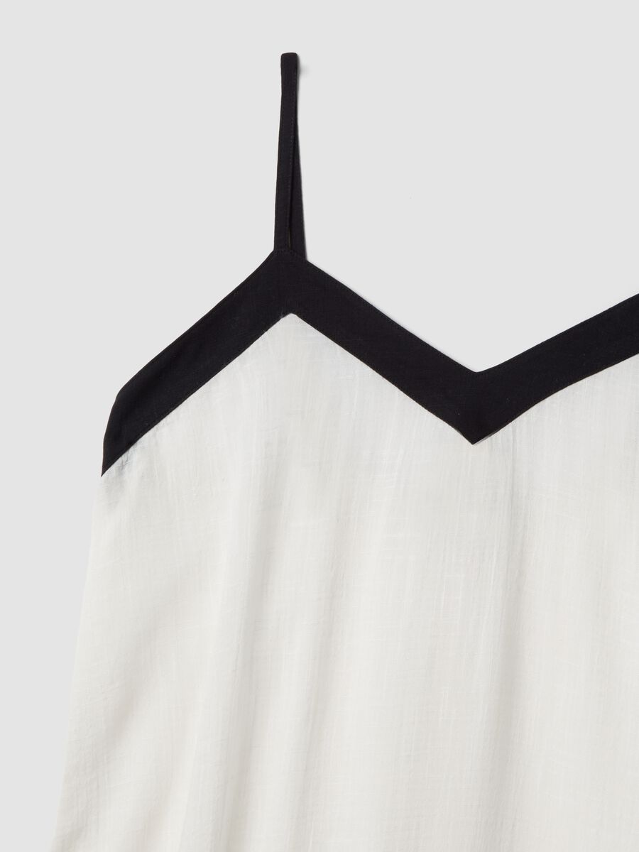 Langes weisses Strandkleid aus Baumwoll-Viskose-Mix_5