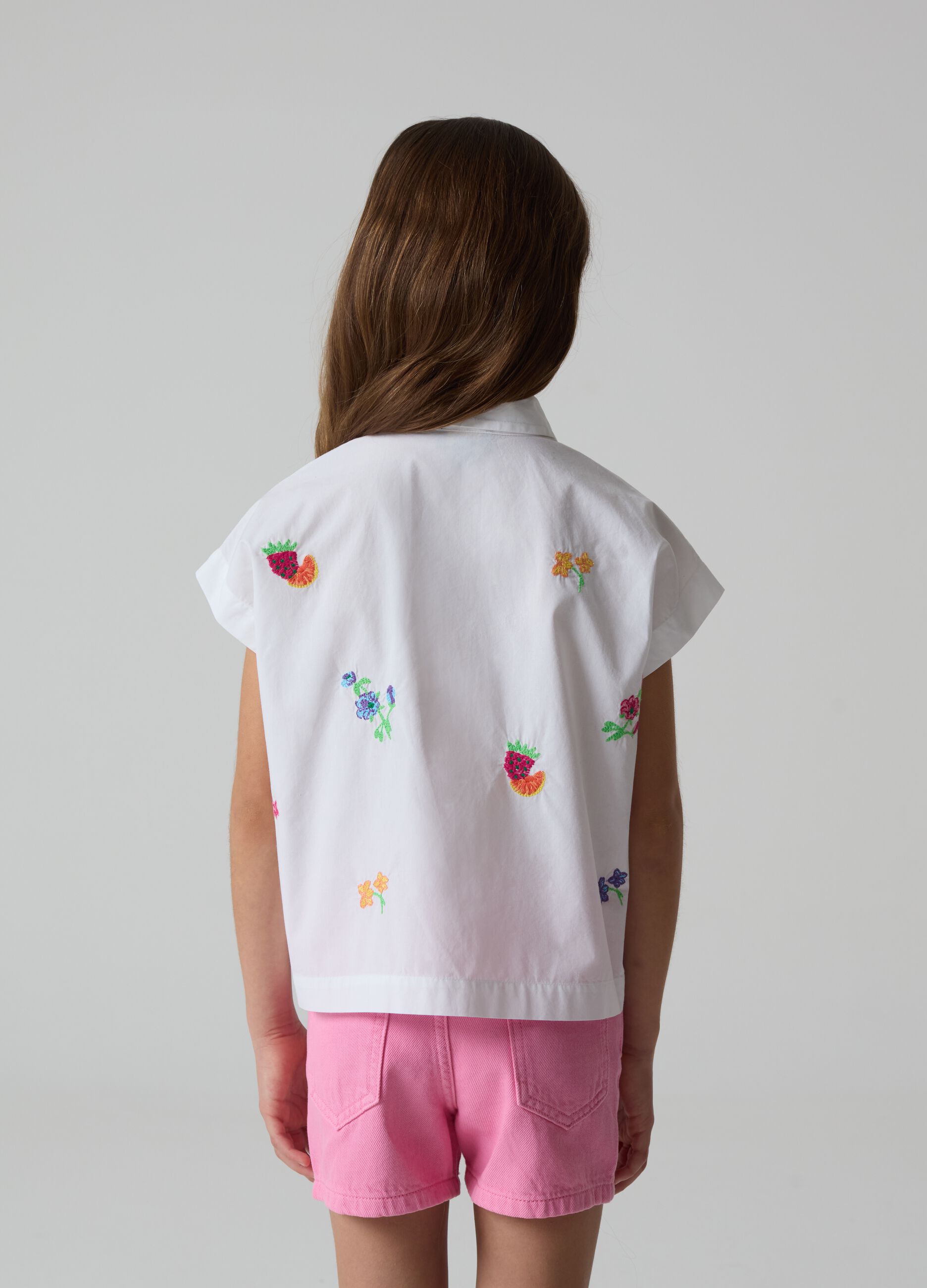 Camisa de algodón con bordado de fruta y flores