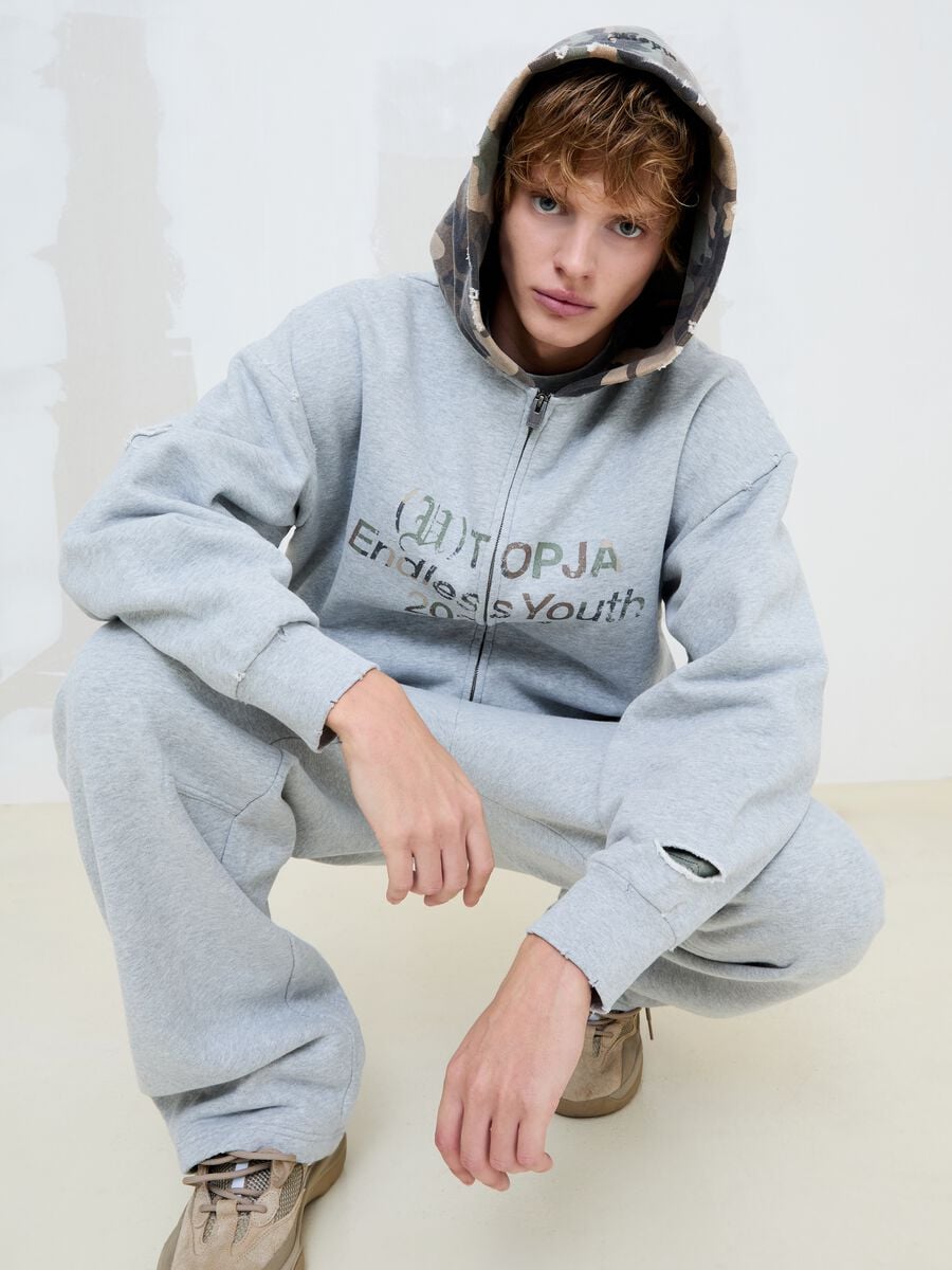 Hoodie mit durchgehendem Reissverschluss in Sunfaded Grey & Camo_5