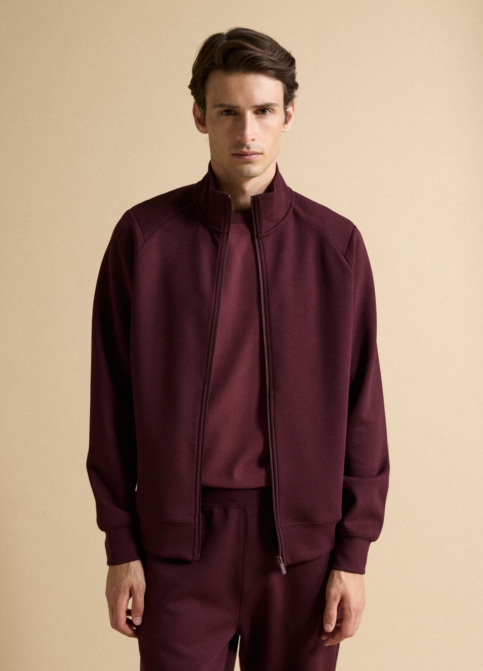 Red full-zip jacket with stretch Easy Dry fabric, regular fit