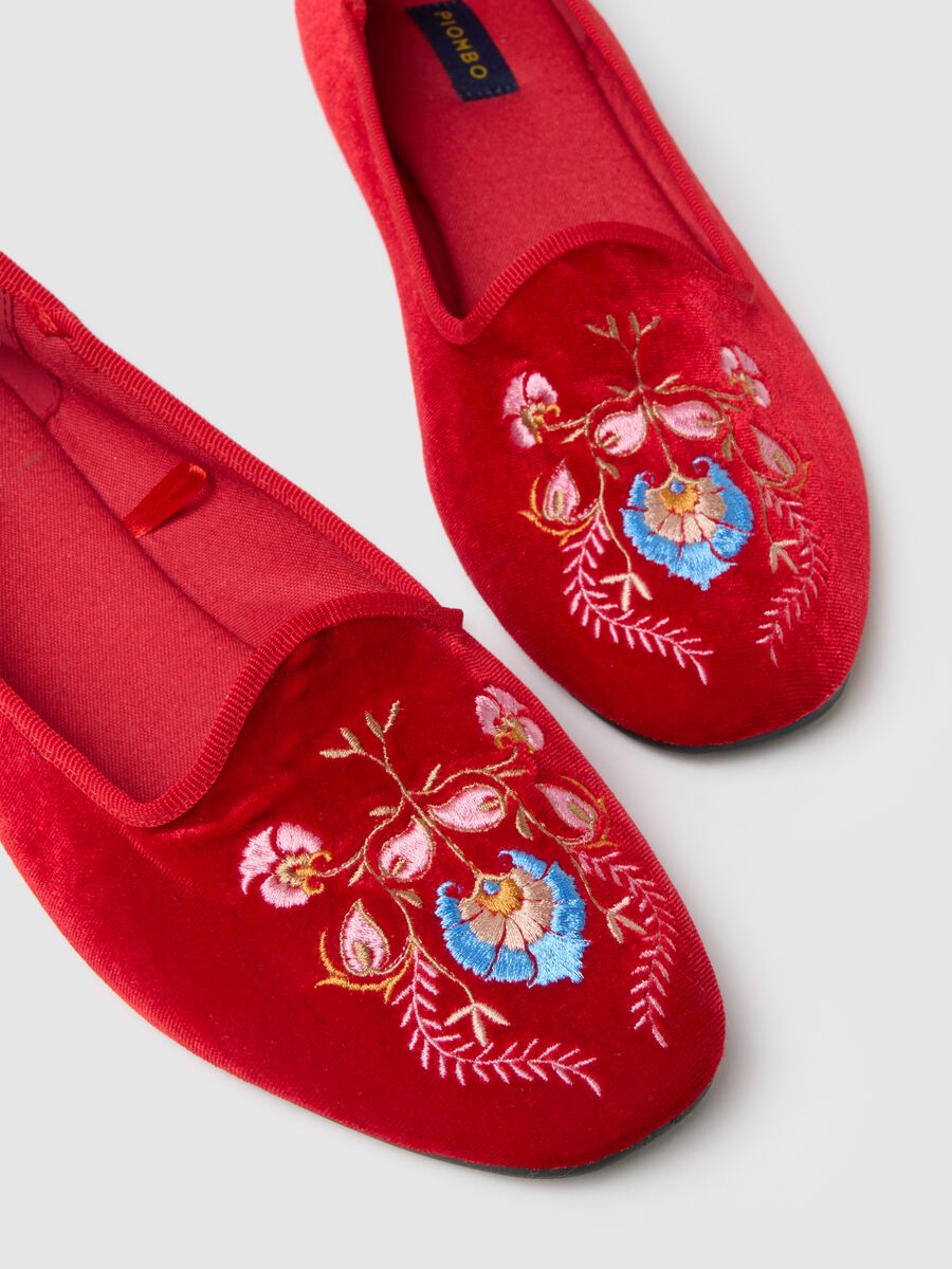 Red regular fit Friulane with floral embroidery_3