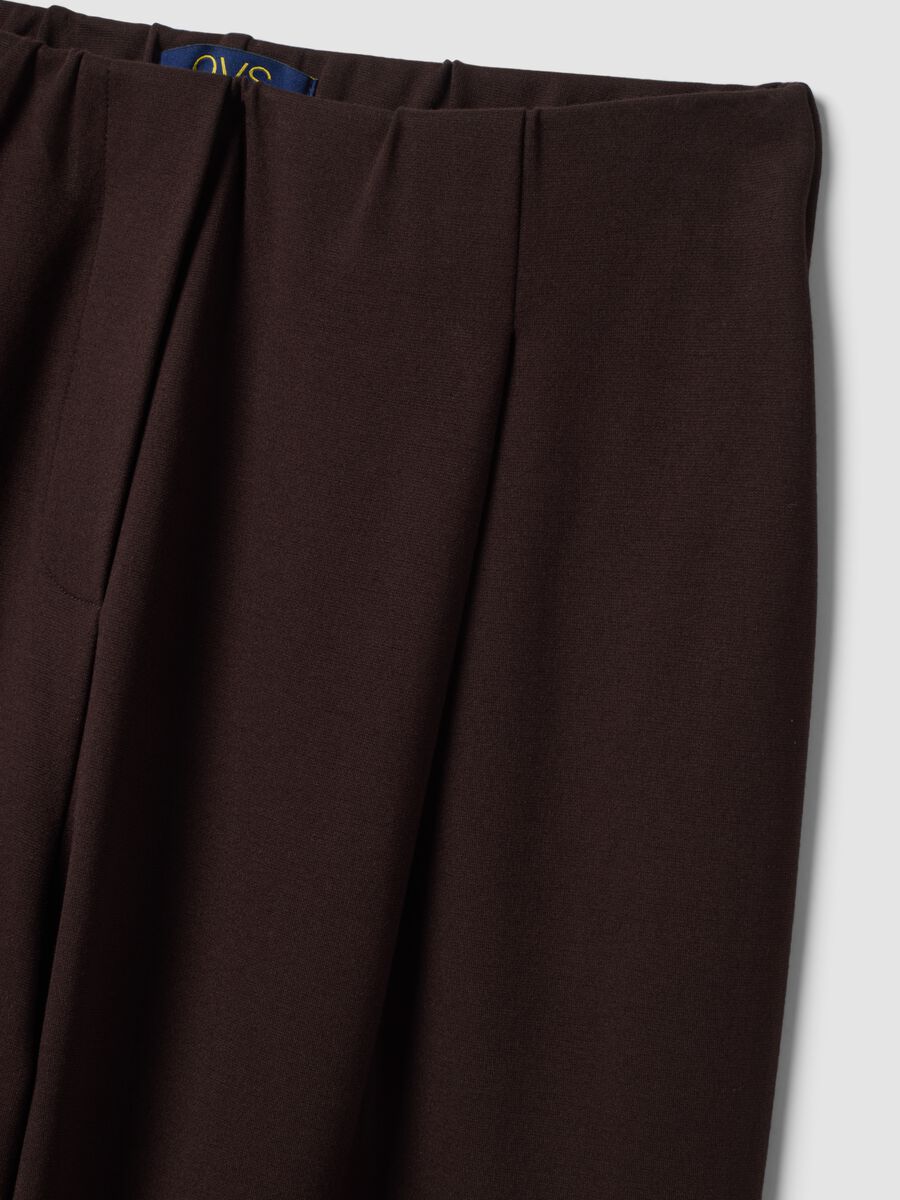 Braune Joggerhose aus elastischem Viskose-Milanojersey im Barrel Fit_5