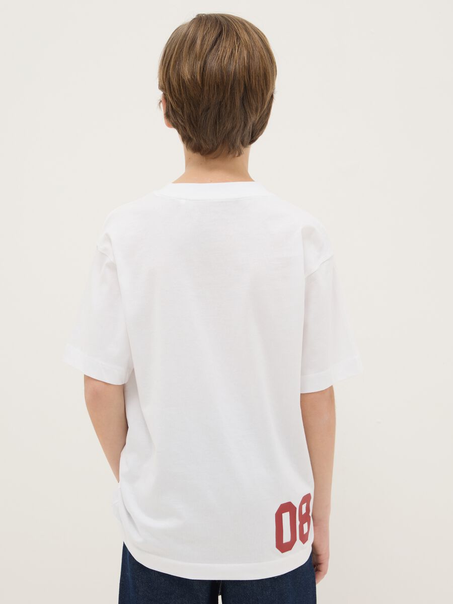 &Lambda;&epsilon;&upsilon;&kappa;ό &mu;&pi;&lambda;&omicron;&upsilon;&zeta;ά&kappa;&iota; &alpha;&gamma;&omicron;&rho;&iota;ώ&nu; &alpha;&pi;ό &kappa;&alpha;&theta;&alpha;&rho;ό &beta;&alpha;&mu;&beta;ά&kappa;&iota; &chi;&alpha;&lambda;&alpha;&rho;ή &epsilon;&phi;&alpha;&rho;&mu;&omicron;&gamma;ή &mu;&epsilon; &epsilon;&kappa;&tau;ύ&pi;&omega;&sigma;&eta;_1