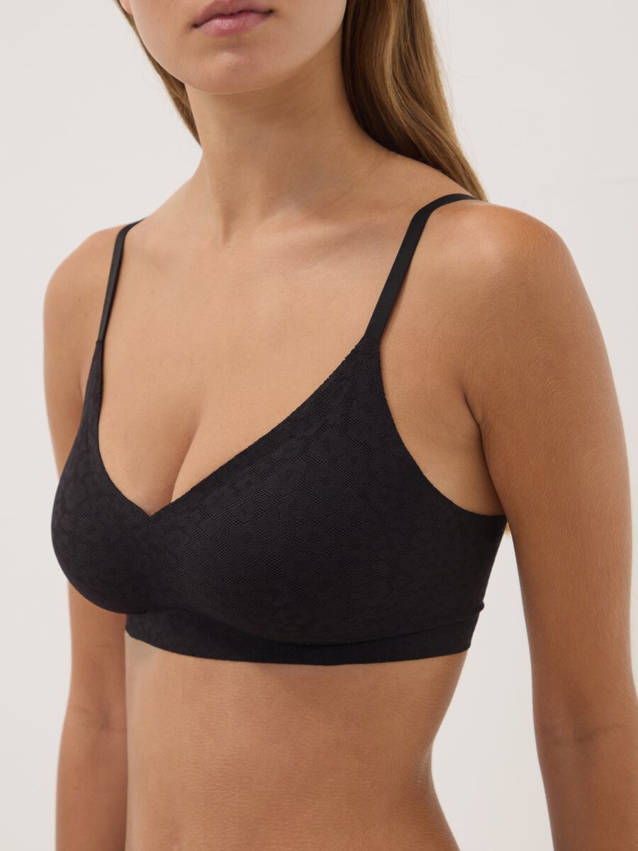 Black stretch-fabric bra with removable cups_2