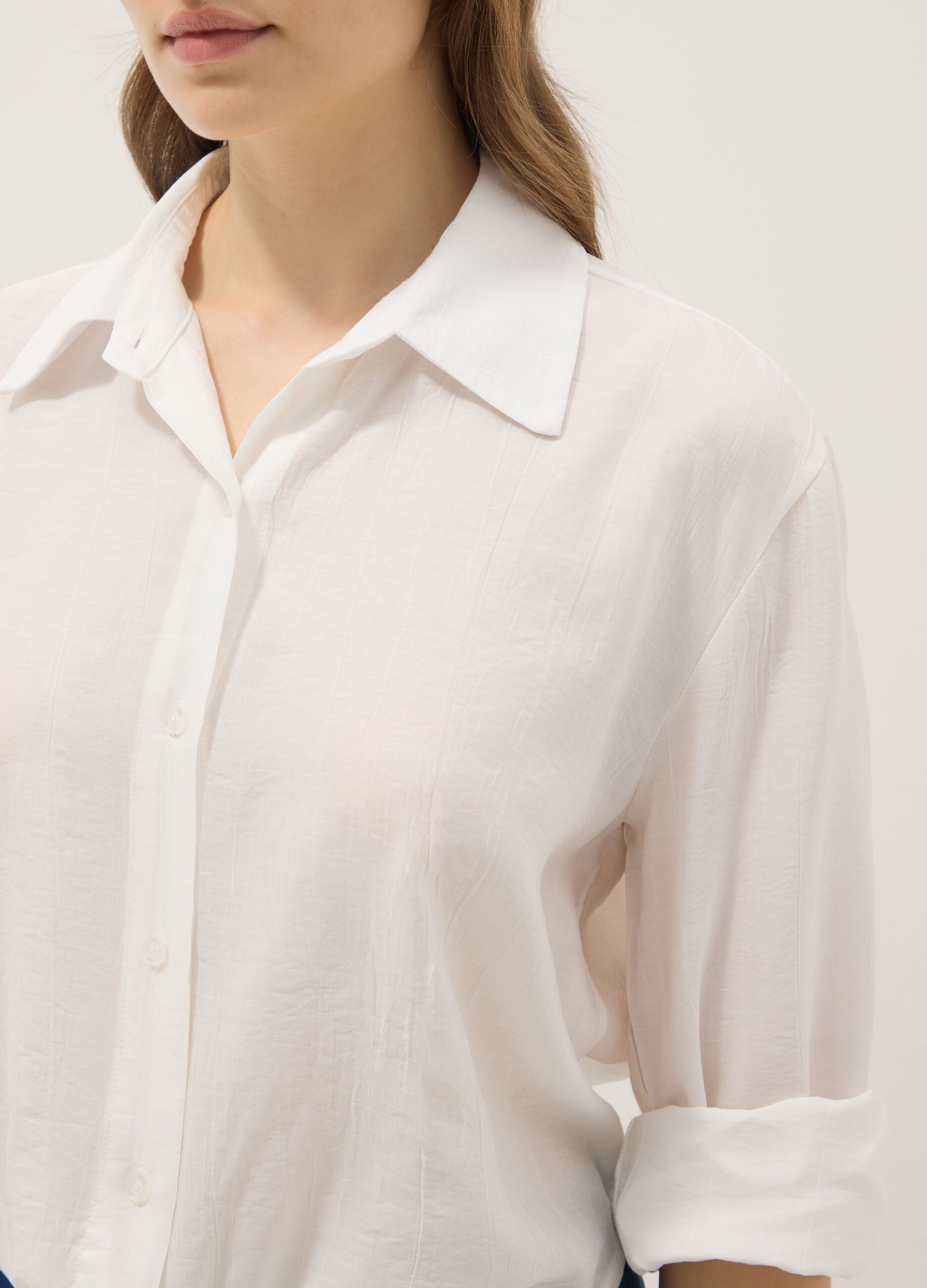 White cropped viscose-blend shirt with knot, regular fit