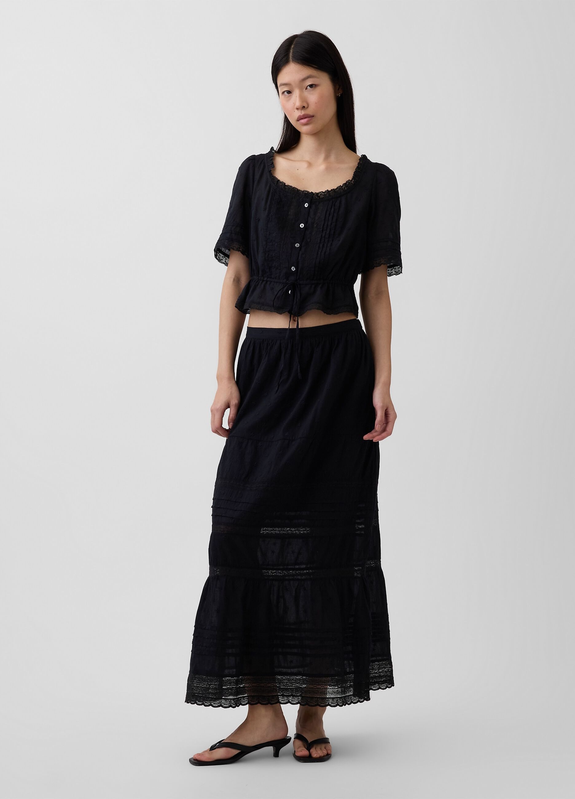 Blusa em algod&atilde;o puro com renda